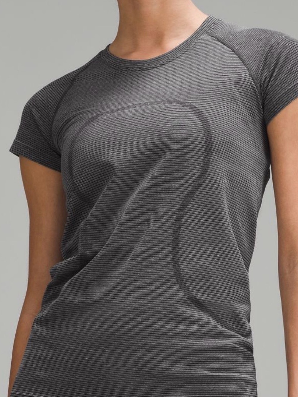 lululemon NWT Charcoal sparkle Swiftly Tech Short Sleeve 2.0 Race. Size 6